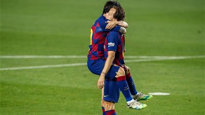 برشلونة يستعيد نجم الفريق قبل موقعة نابولي