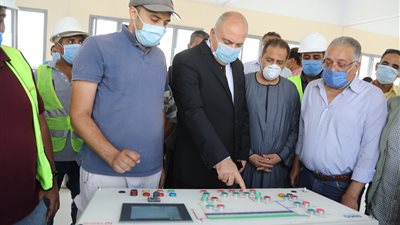 إغلاق 22 منشأة تجارية بقنا لحين تقنين أوضاعها