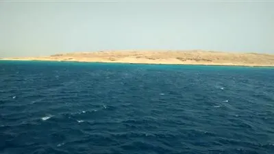 أزمة رسوم المحميات بالبحر الأحمر مستمرة.. مراكز الغوص تطالب وزيرة البيئة بتأجيل التحصيل 