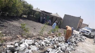 إزالة حالة تعدي على الأرض الزراعية في مهدها بمركز الفيوم (فيديو)