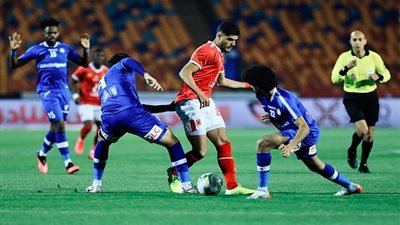 صلاح محسن يقود هجوم سموحة أمام الأهلي 