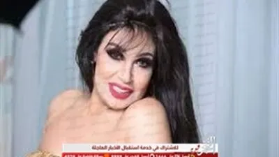 فيفي عبده بالمايوه على الشاطئ