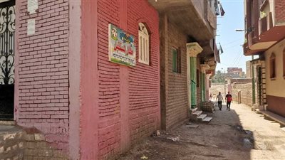 الفجر داخل قرية قاتل أبناءه في ملوي.. وشقيقه: أخويا مش بكلمه من 12 سنة ( فيديو وصور)