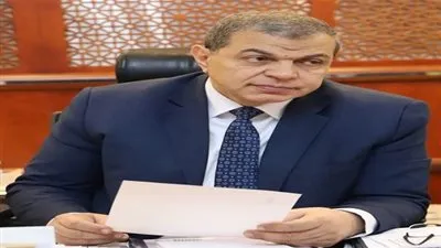 عبر 8 رحلات طيران.. عودة 1285 عاملا مصريا من العالقين بالكويت اليوم