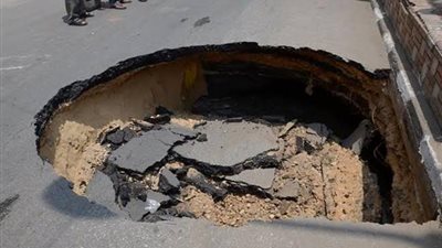 هبوط أرضي بسبب أعمال الحفر بمشروع المترو في الزمالك