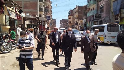 محافظ كفر الشيخ يغلق 30 محلًا ومقهى في دسوق (صور)