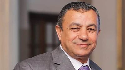 مزارع يطلق النيران بصورة عشوائية على أسرته ويصيب طالب وطفل بقنا