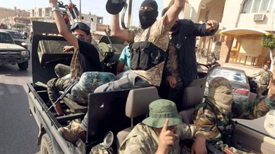 شاهد.. تركيا وقطر يرسلان آلاف الصوماليين إلى ليبيا للانضمام إلى ميليشيات السراج