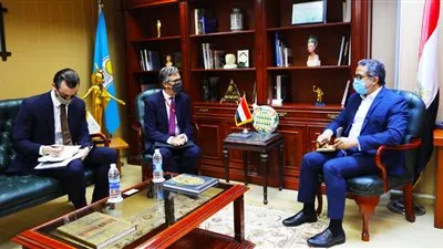 مباحثات بين مصر وبريطانيا لإعادة حركة السياحة