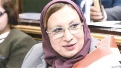 عدم صرفها بدون روشتة.. تحرك برلماني لمواجهة تهافت المواطنين على أدوية الفيتامينات 