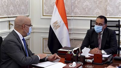 رئيس الوزراء يناقش مع وزير الإسكان المخطط المقترح لمشروع 