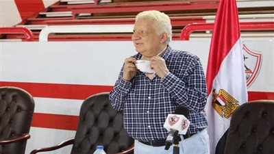 نجم الأهلي يدرس تقديم شكوى ضد رئيس الزمالك