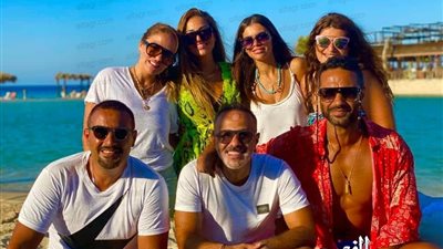 نجوم الفن والمشاهير يستمتعون بالأجواء الصيفية في الساحل