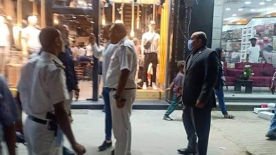 حي عين شمس يواصل جولاته الميدانية لمنع عودة الباعة الجائلين لألف مسكن