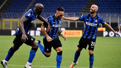 إنتر ميلان يقهر نابولي ويستعيد وصافة الدوري الإيطالي