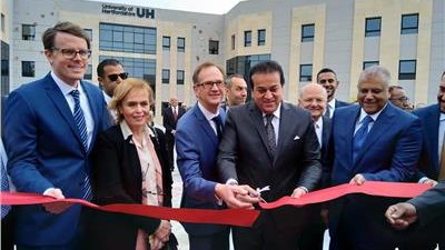 رئيس جامعة إنجليزية: السيسي يدعم تطوير التعليم بقوة