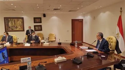 الاتفاق على تصنيع 50 سيارة بريد متنقلة مزودة بماكينات ATM قبل نهاية العام