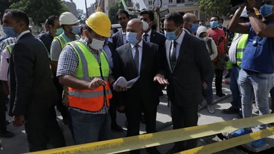 للمرة الثانية خلال 48 ساعة.. وزير النقل يتابع أعمال معالجة التربة أسفل عمارة الزمالك