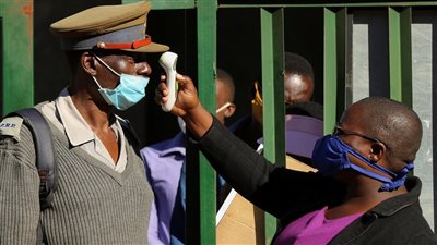 وفاة وزير الزراعة بزيمبابوي بفيروس كورونا