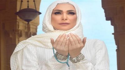 أمل حجازي مطلوبة على جوجل بعد صورها الأخيرة