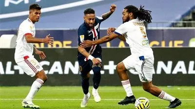باريس سان جيرمان يعبر ليون بركلات الترجيح ويتوج ببطولة كأس الرابطة الفرنسية