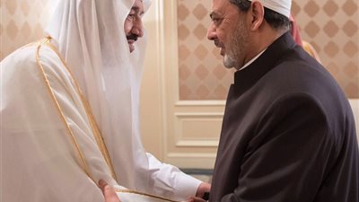  الطيب يهنئ الملك سلمان بنجاح العملية الجراحية