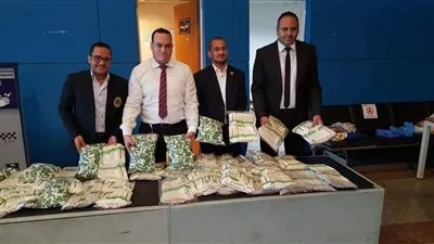 ضبط أجنبي بمطار الغردقة حاول تهريب 4306 عبوات أدوية 
