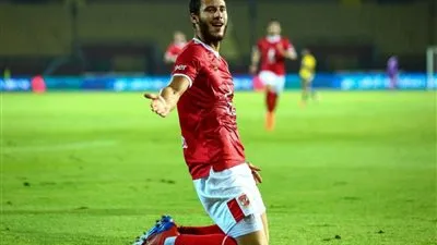 تطورات مفاوضات الأهلي مع هيدرسفيلد لشراء رمضان صبحي