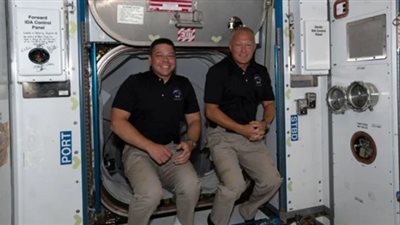 بعد عودتهما.. ماذا فعل طاقم المركبة دراجون في الفضاء؟