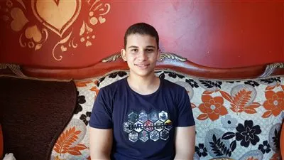 الثالث مكرر بالثانوية العامة يوجه رسالة للطلاب الجدد: لديكم فرصة 10 شهور فقط (فيديو)