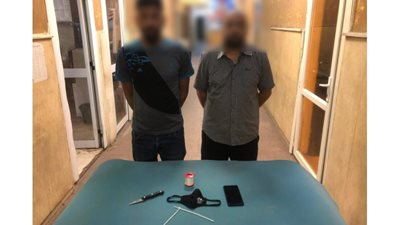 ضبط عاطل لسرقة مُسنة بالإكراه بتحريض من آخر في النزهة