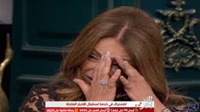 بهذه الكلمات.. ليلى علوي تواسي الشعب اللبناني