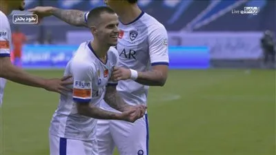 شاهد - الهلال يهز شباك النصر بالهدف الأول عبر جيوفينكو