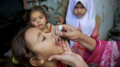 الإمارات تواصل تصدّيها لشلل الأطفال في باكستان