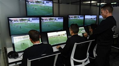 تجهيز تقنية الـ Var ببرج العرب قبل انطلاق مواجهة الزمالك والمصري