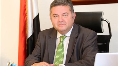  وزير قطاع الأعمال يستعرض استراتيجية تطوير شركة مصر للاسكان والتعمير