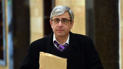 بعد وزيرة العدل.. متظاهرون لبنانيون يطردون وزير التعليم من بيروت (فيديو وصور)