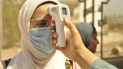 رئيس جامعة المنيا يتفقد اختبار القدرات بــ