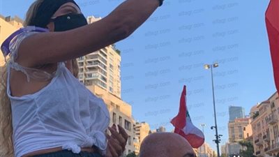 من مظاهرات لبنان.. مايا دياب تشارك شعب بيروت في احتجاجاتهم