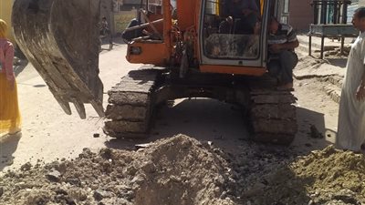 بدء أعمال الجسات لتنفيذ خط مياه الشرب بقرية كحك بحري بالفيوم