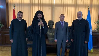 النائب البطريركي للكنيسية الكاثوليكية يهنئ محافظ الإسكندرية بالعيد القومي