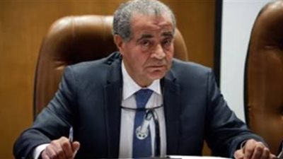 وزير التموين يحذر المخابز: الغلق 6 أشهر لمن لا يملك ماكينة صرف الخبز