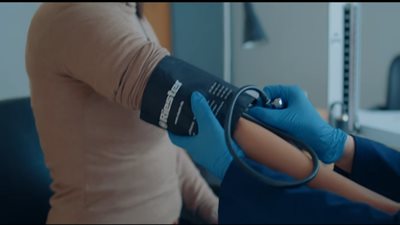 الصحة تنشر فيديو توعوي للحث على المشاركة في مبادرة الرئيس لدعم صحة المرأة