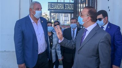 قبل ساعات من انطلاق انتخابات الشيوخ.. محافظ الإسكندرية يتفقد المقار الانتخابية