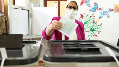 وزيرة الصحة تدلي بصوتها في انتخابات مجلس الشيوخ