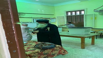 مٌطران طنطا يٌشارك بصوته في انتخابات مجلس الشيوخ