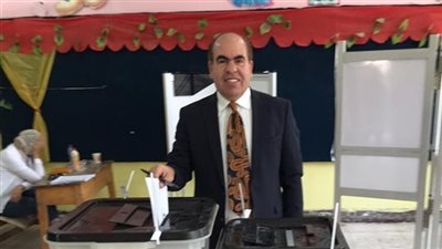 نائب رئيس حزب الوفد يدلي بصوته في انتخابات مجلس الشيوخ