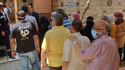 توافد عشرات الناخبين للإدلاء بأصواتهم في انتخابات الشيوخ 2020 ببولاق الدكرور