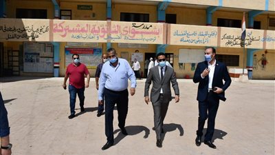 نائب محافظ الفيوم يتابع سير انتخابات مجلس الشيوخ (صور)