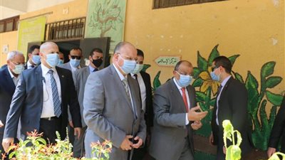 وزير التنمية ومحافظ القاهرة يتفقدان العملية الانتخابية بشبرا وعابدين